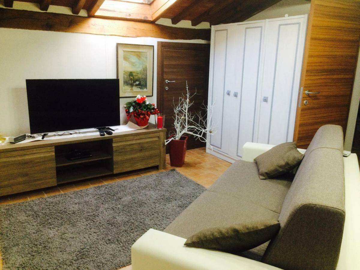 Mansarda Degli Ulivi Apartment Rigomagno ภายนอก รูปภาพ