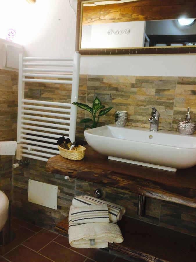 Mansarda Degli Ulivi Apartment Rigomagno ภายนอก รูปภาพ